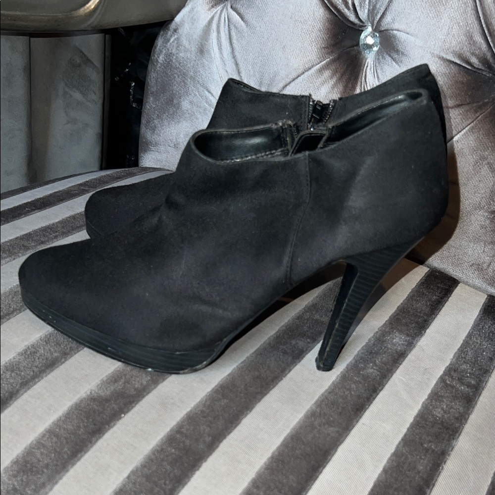 👑 Midnight Mystery Delicious Faux Suede Stiletto Booties 👑